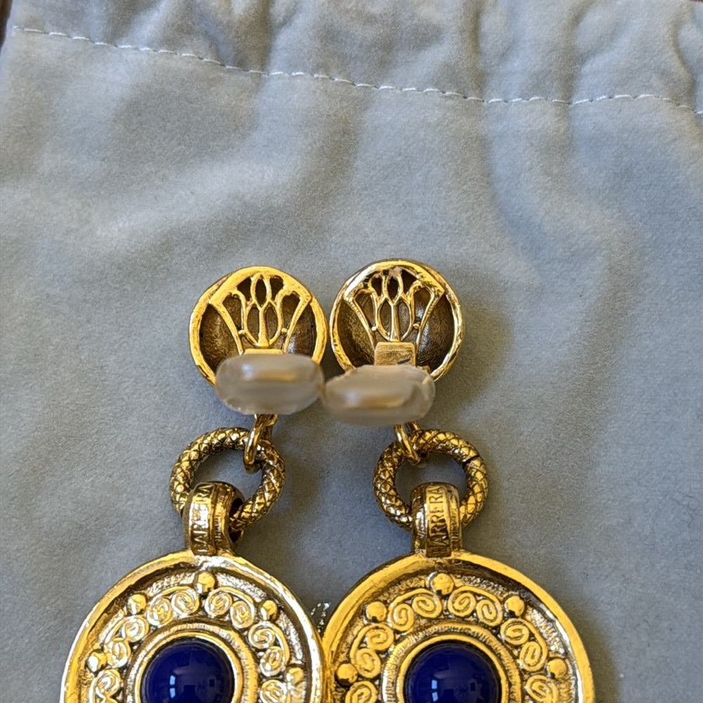 JOSE & MARIA BARRERA Signed Gold Clip-on Earrings - Picture 7 of 9